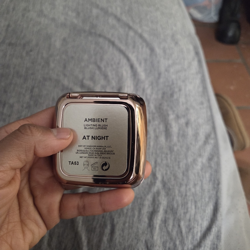 Hourglass Ambient Lighting Blush - Picture 5 of 7